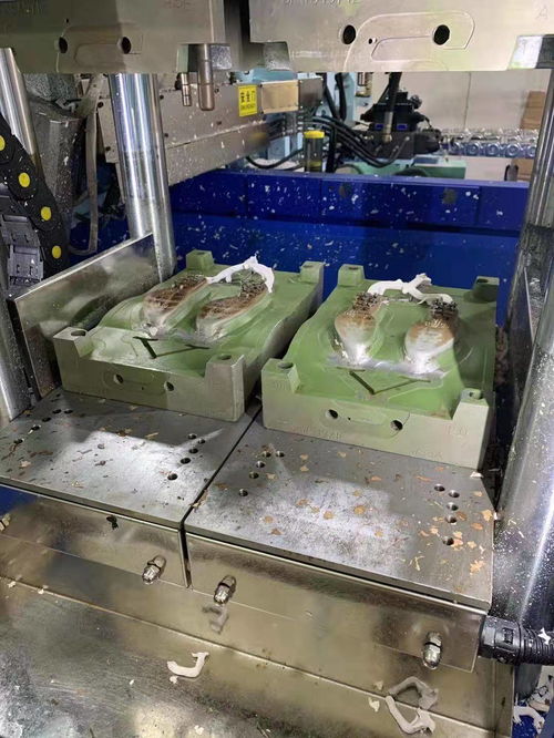 干冰清洗機(jī) 工業(yè)模具、橡膠及塑料制品去毛刺的首選方案